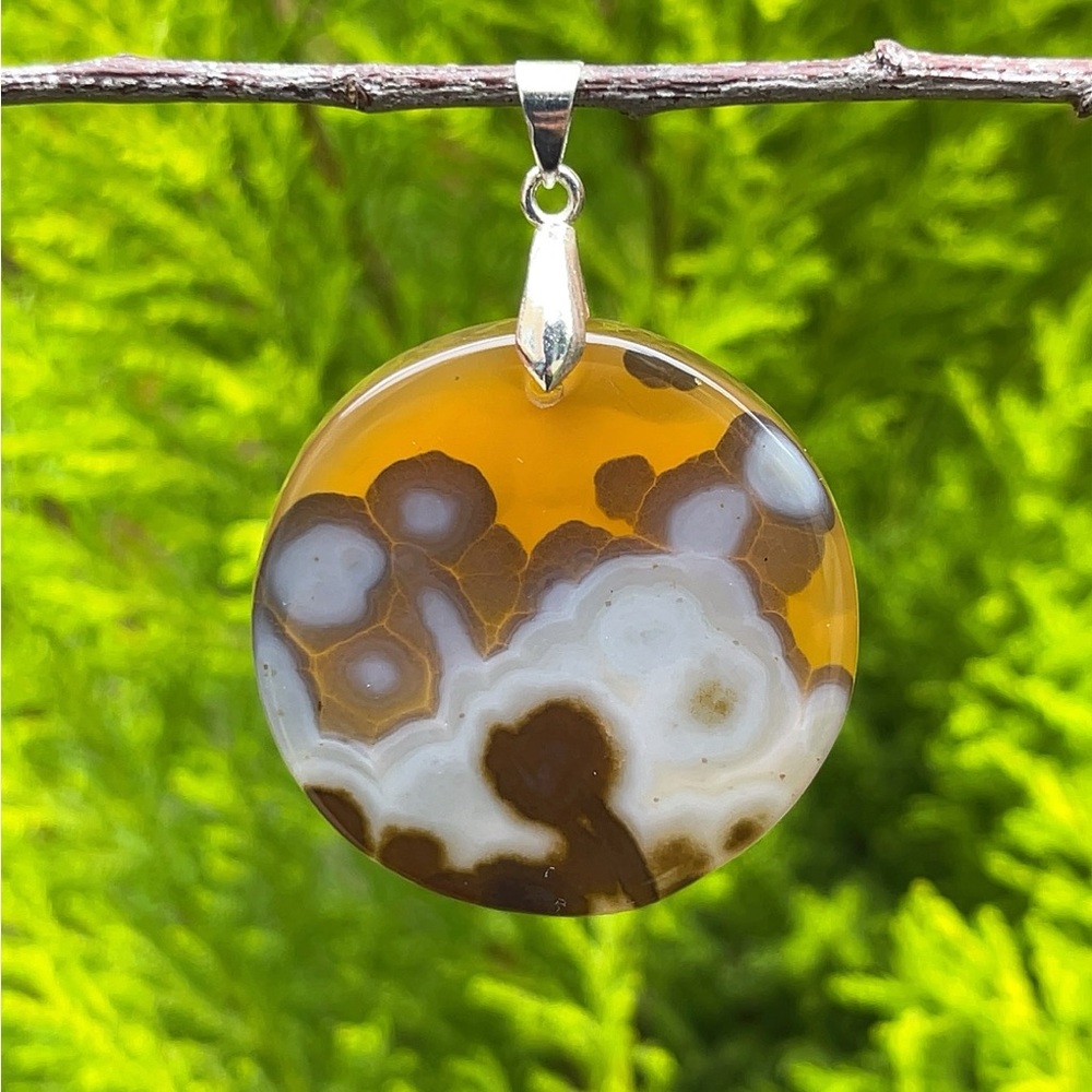 Silver plated round banded agate pendant 1317
